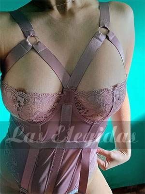 flor hot acompañante de LasElegidas.com