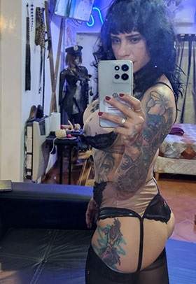 Cristal Hot escortsXP de LasElegidas